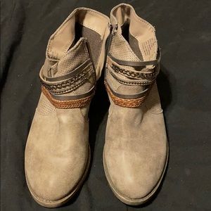 SO kohl’s Ankle Boots